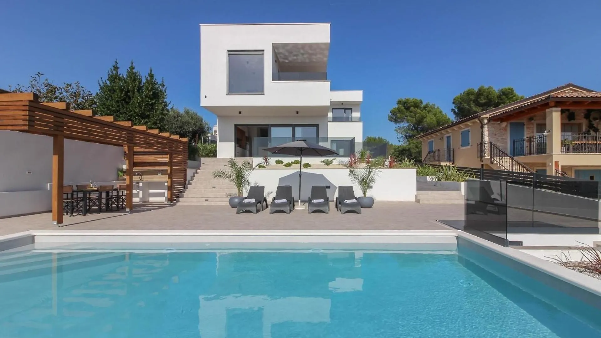 Ferienhaus Mit Privatpool Fuer 8 Personen Ca 200 Qm In Pomer, Istrien Istrische Riviera 0*, Pomer